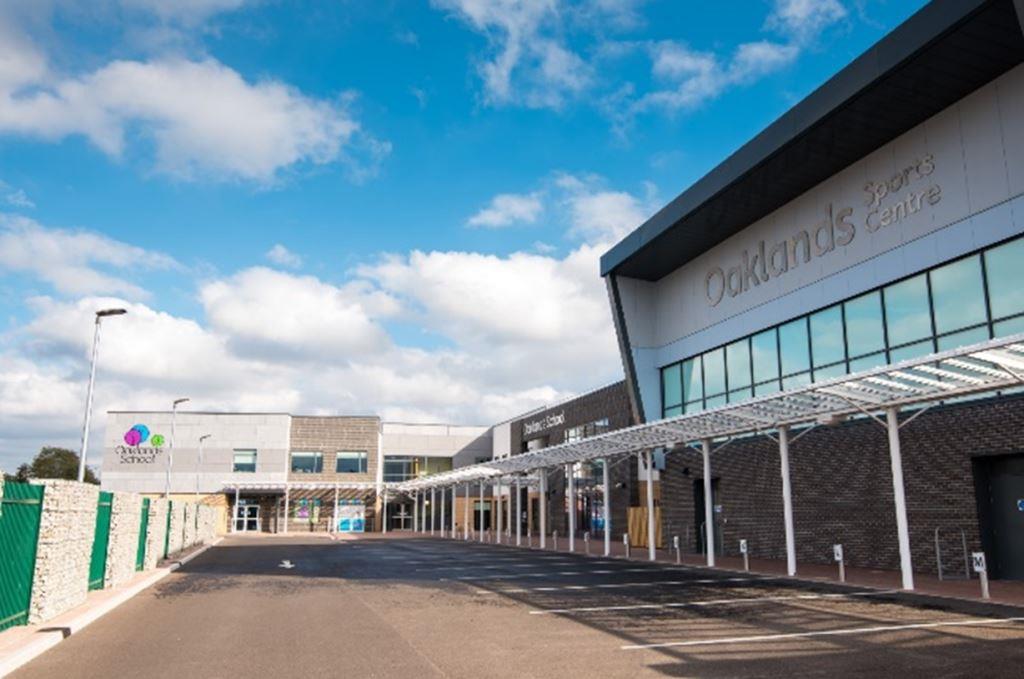 New-build school for Oaklands SEN Secondary School, Hounslow, Middlesex. Client adviser, site negotiation and client-side project management role for LB Hounslow.  